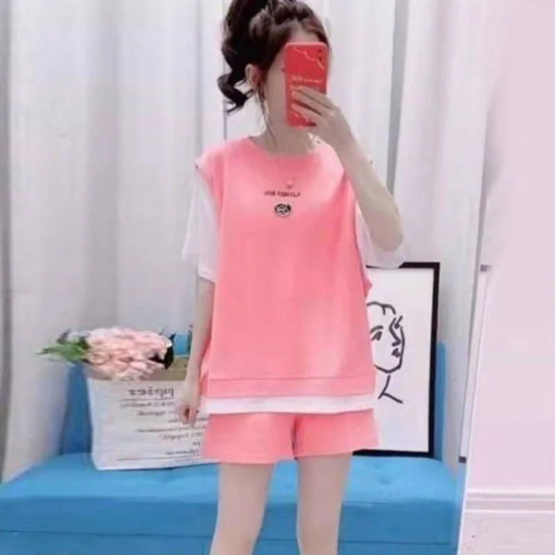 Женский свободный облегающий костюм, искусственные укороченные топы и шорты, комплект из двух предметов 2023, Новая летняя корейская версия, модная футболка с короткими рукавами