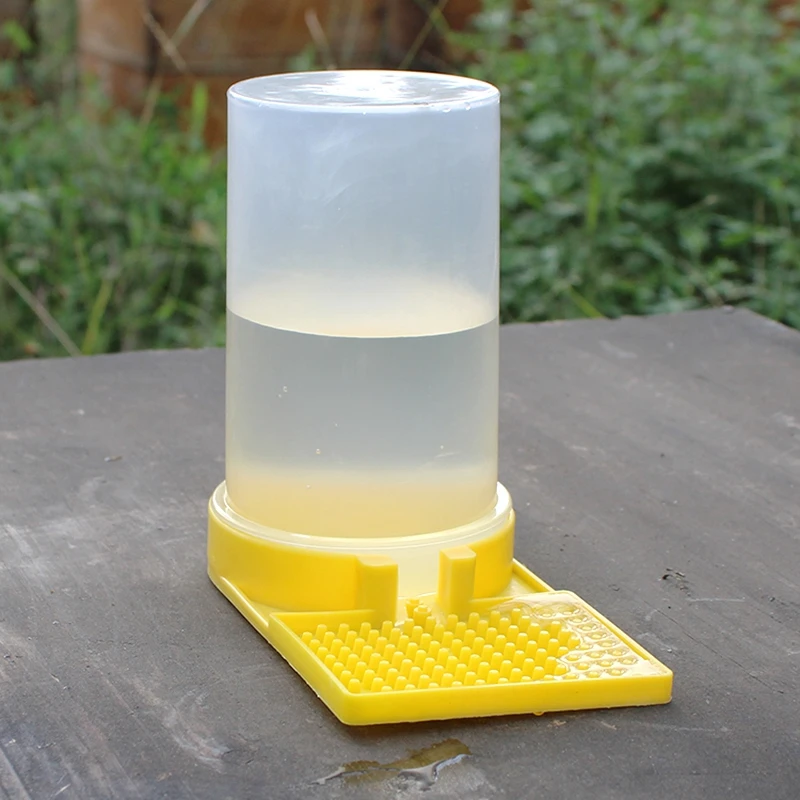 Пластиковое оборудование для пчеловодства Поилка для пчел Большая емкость Инструменты для питья и кормления для пчеловодства Кормушка для пчел Принадлежности