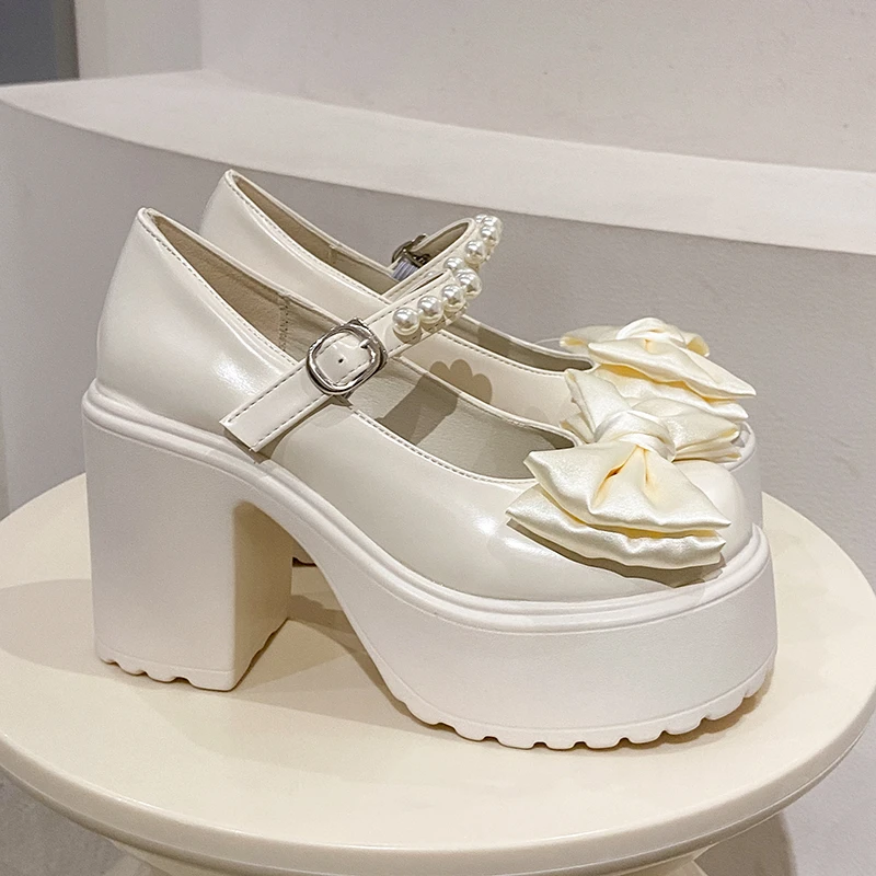 Модные белые женские туфли-лодочки на платформе; туфли Мэри Джейн на очень высоком каблуке с ремешком и пряжкой; женские вечерние туфли на толстом каблуке в готическом стиле;